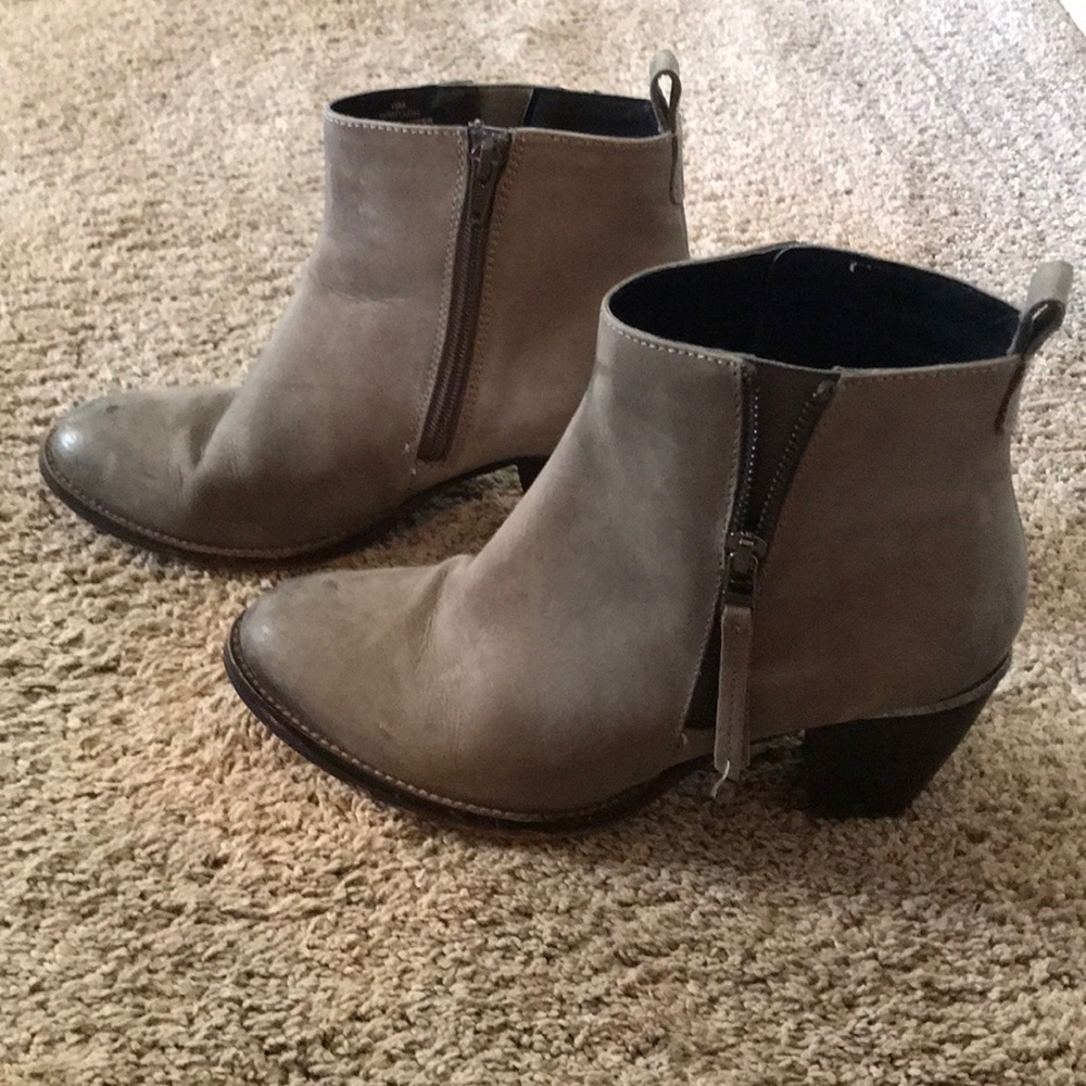 Distressed leather Steve Madden booties